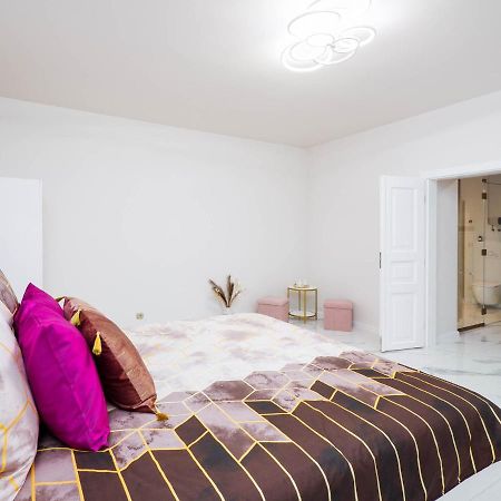 Apartament Gold Aleja Nmp 8 - Free Parking Czestochowa Exterior photo