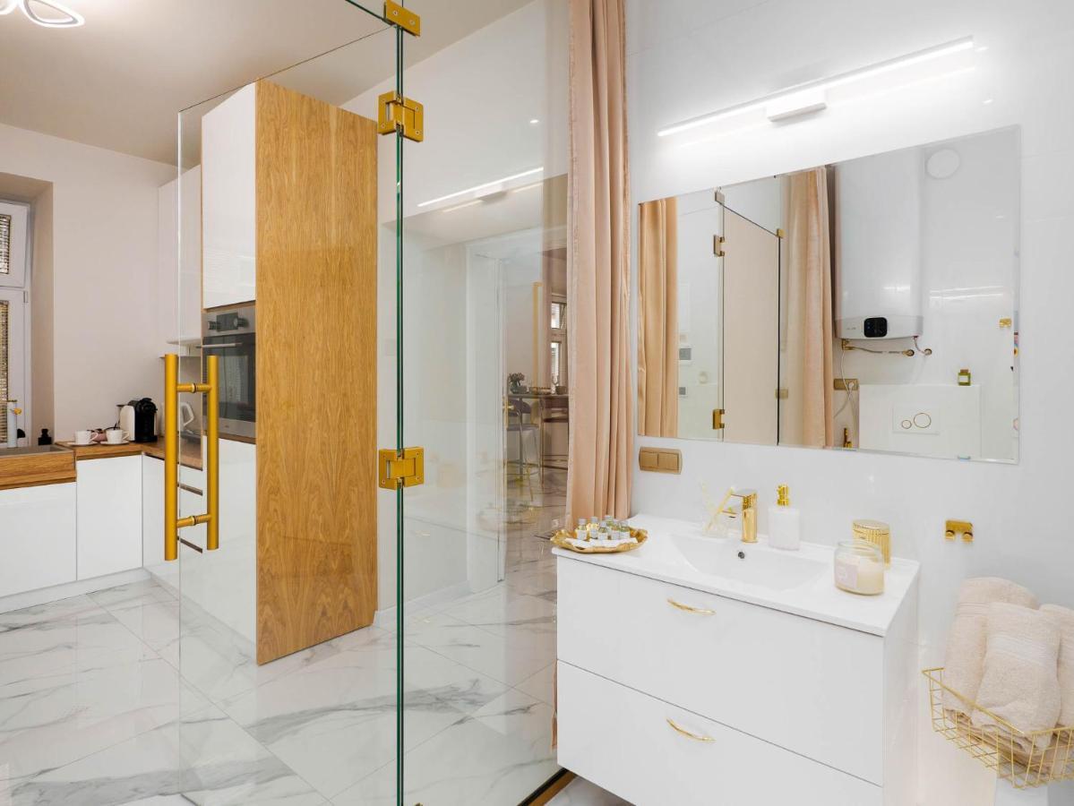 Apartament Gold Aleja Nmp 8 - Free Parking Czestochowa Exterior photo