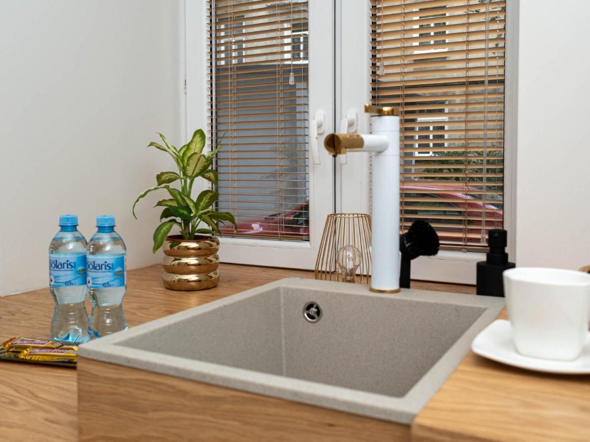 Apartament Gold Aleja Nmp 8 - Free Parking Czestochowa Exterior photo