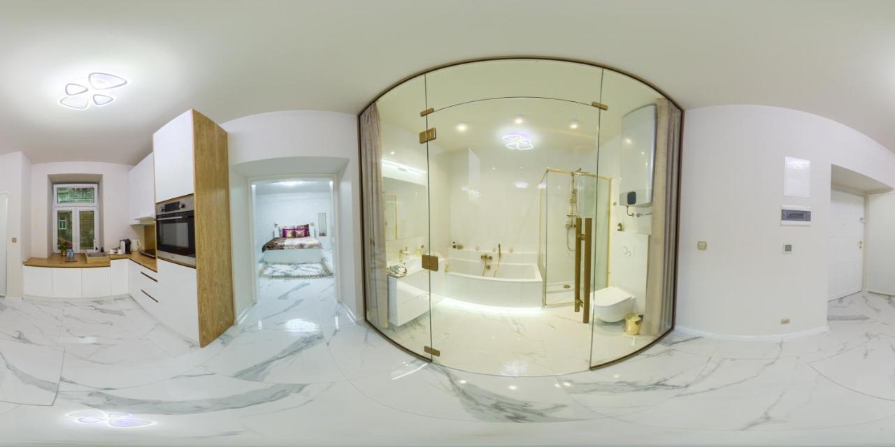 Apartament Gold Aleja Nmp 8 - Free Parking Czestochowa Exterior photo